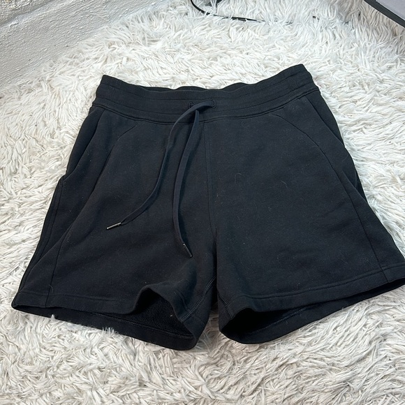 Lululemon Scuba High-Rise Short 5" Black - Picture 1 of 7